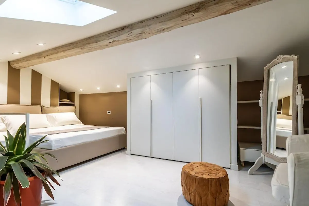 Navigli-Duomo - Design Apartment, Netflix, Wi-Fi Milánó 0*,  Olaszország